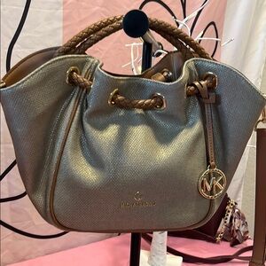 Michael Kors Gold and Brown Women's Bag💞☀️